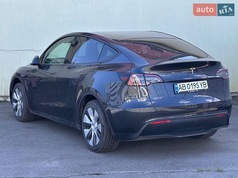 Внедорожник / Кроссовер Tesla Model Y 2025 в Киеве