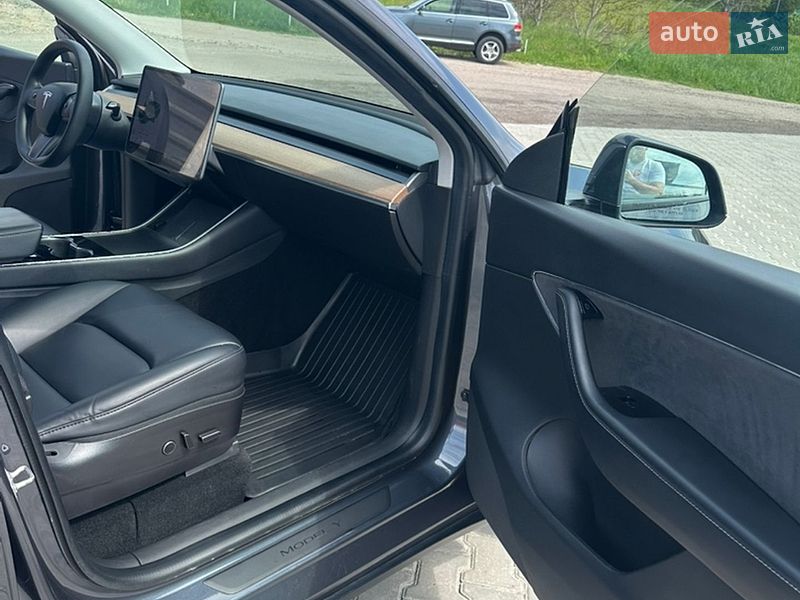 Позашляховик / Кросовер Tesla Model Y 2020 в Рівному