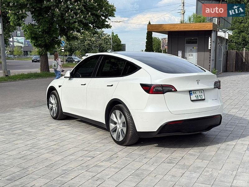 Внедорожник / Кроссовер Tesla Model Y 2021 в Ровно