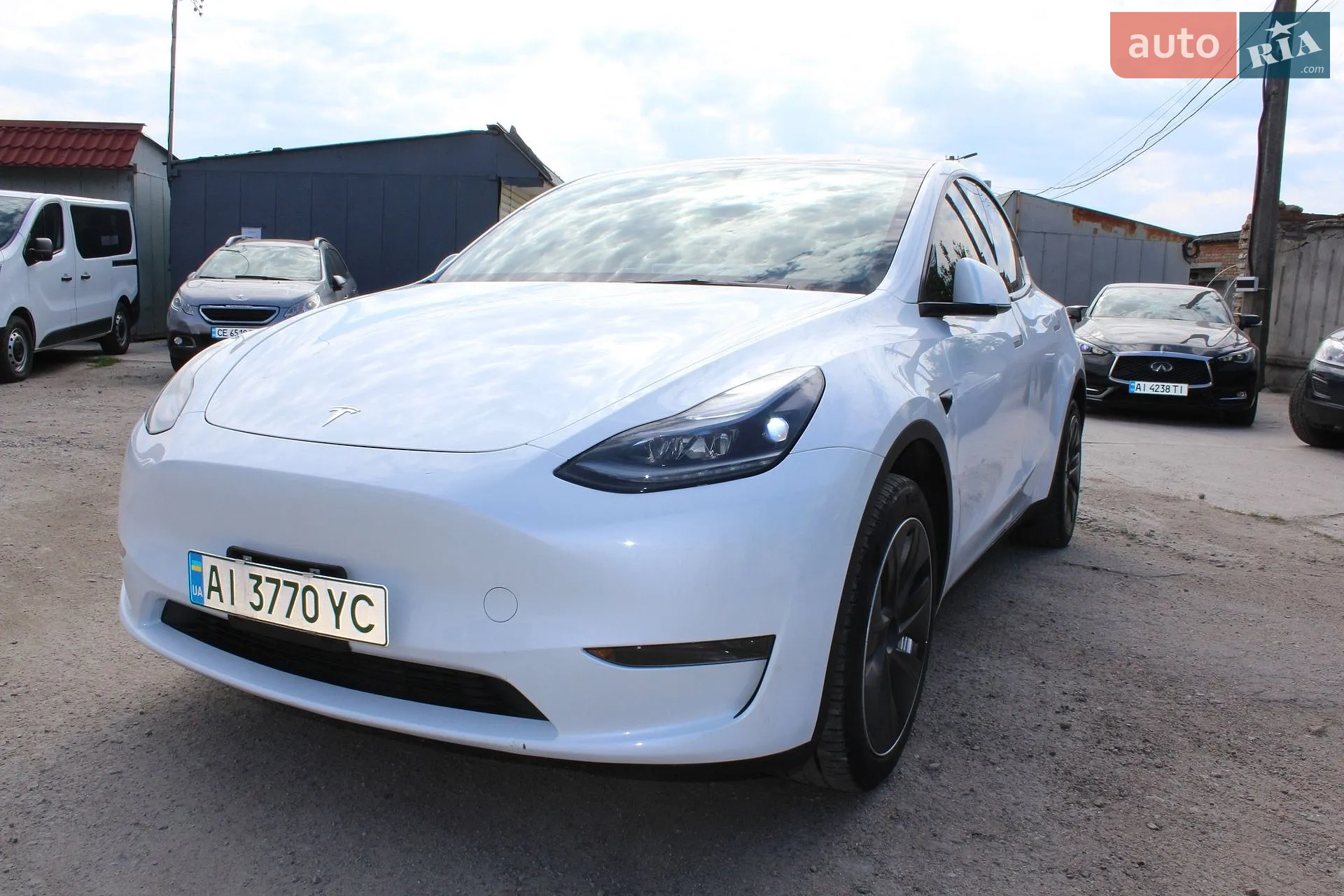 2023 Tesla Model Y - мініатюра 3