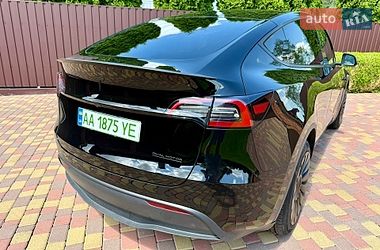 Позашляховик / Кросовер Tesla Model Y 2024 в Києві