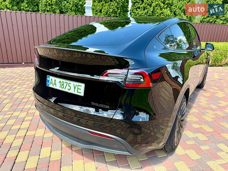 Позашляховик / Кросовер Tesla Model Y 2024 в Києві