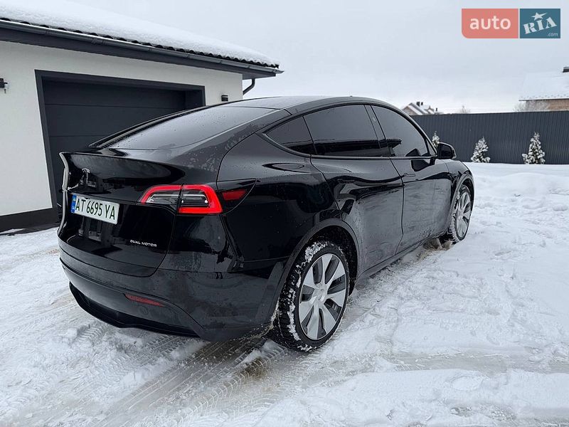 Позашляховик / Кросовер Tesla Model Y 2023 в Верховині