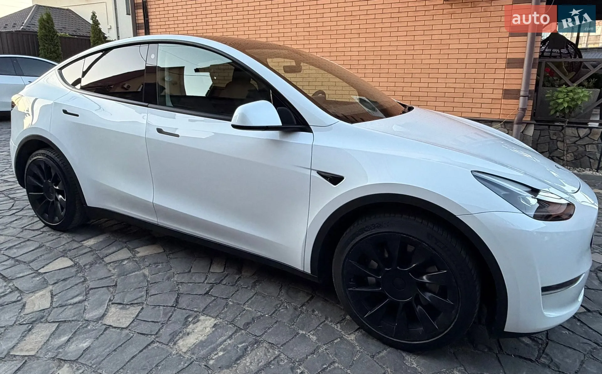 2023 Tesla Model Y - мініатюра 3