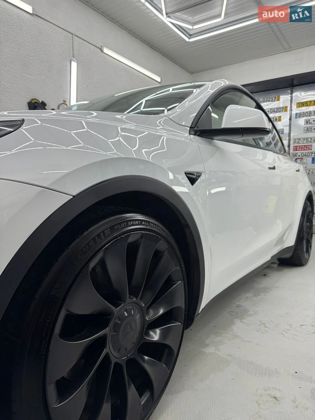 2022 Tesla Model Y - мініатюра 3