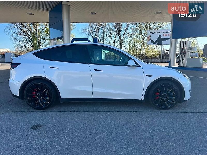 Позашляховик / Кросовер Tesla Model Y 2021 в Запоріжжі