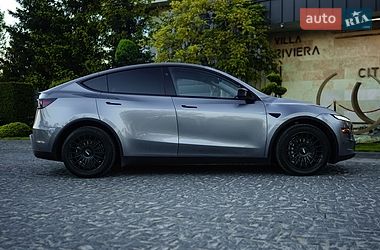 Позашляховик / Кросовер Tesla Model Y 2025 в Львові