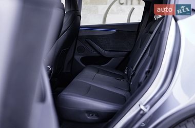 Позашляховик / Кросовер Tesla Model Y 2025 в Львові