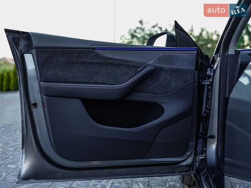 Позашляховик / Кросовер Tesla Model Y 2025 в Львові