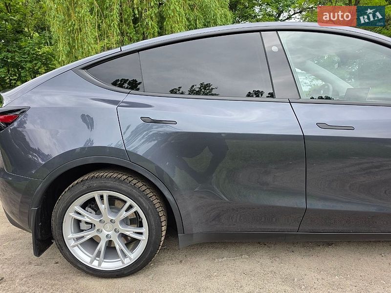 Позашляховик / Кросовер Tesla Model Y 2023 в Дніпрі