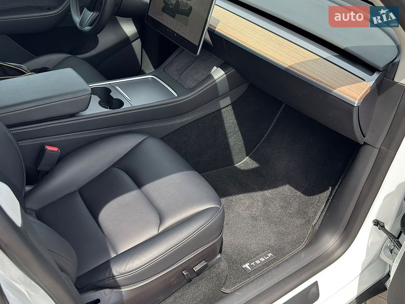 Внедорожник / Кроссовер Tesla Model Y 2022 в Луцке