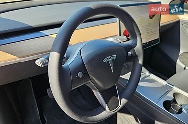 Позашляховик / Кросовер Tesla Model Y 2024 в Дніпрі