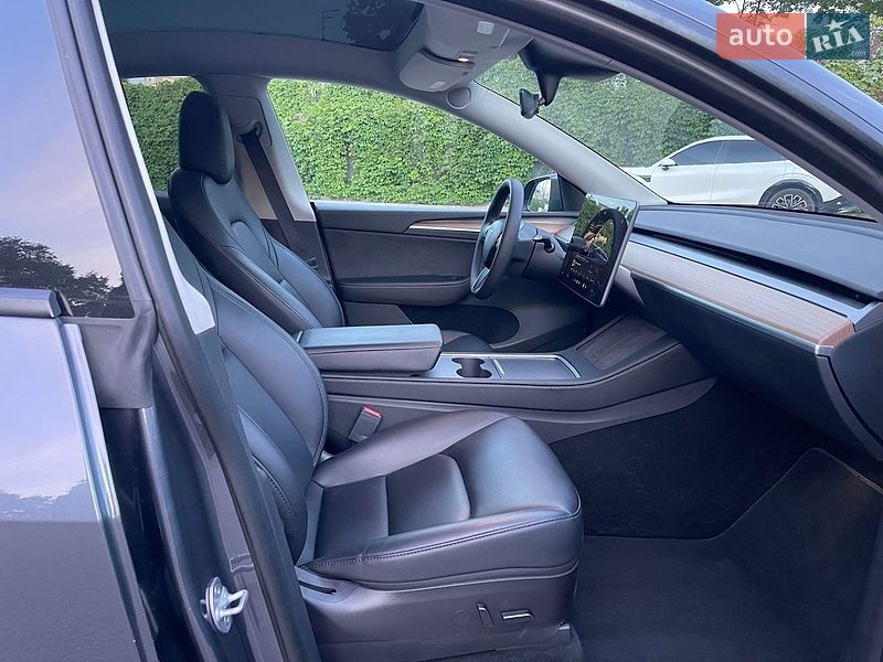 Внедорожник / Кроссовер Tesla Model Y 2023 в Днепре