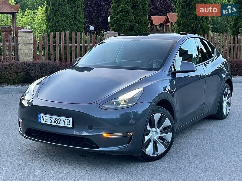 Tesla Model Y 2023