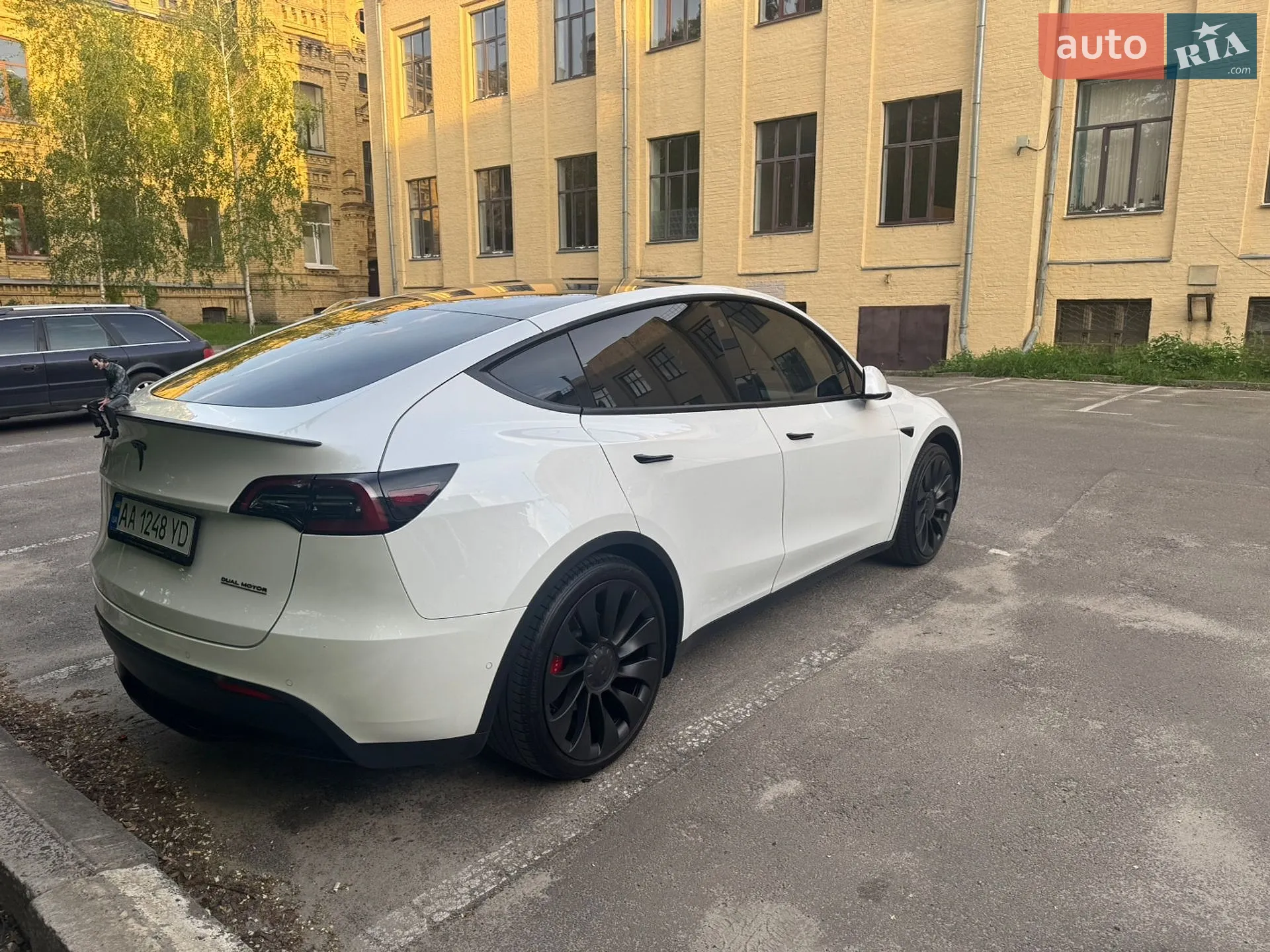 2022 Tesla Model Y - мініатюра 5
