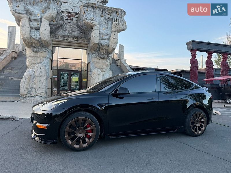 Внедорожник / Кроссовер Tesla Model Y 2023 в Великодолинском