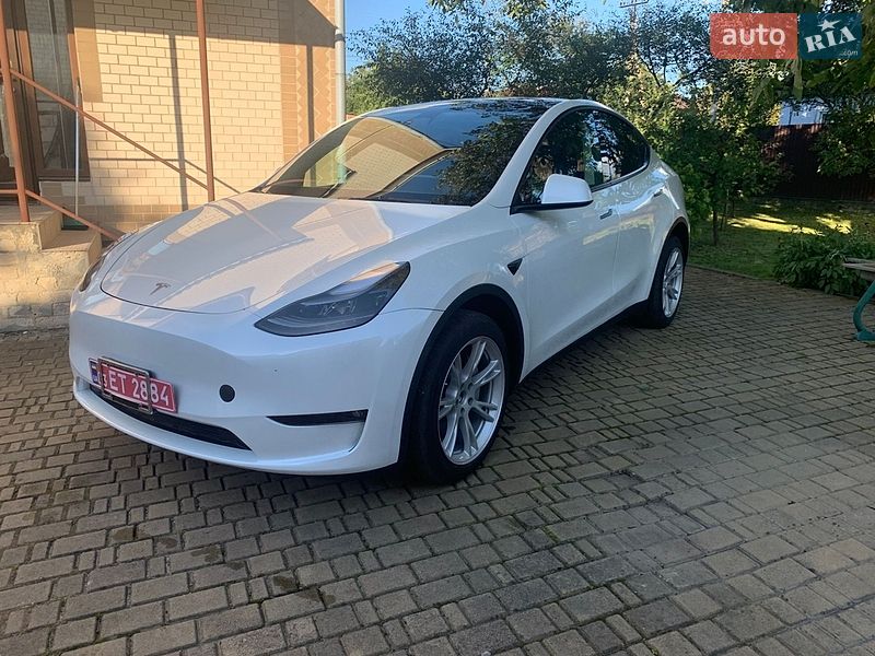 Tesla Model Y 2023