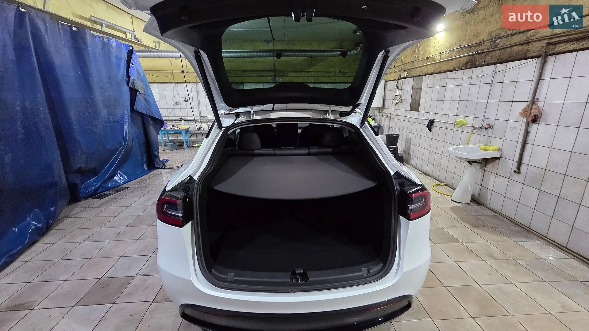 2024 Tesla Model Y - мініатюра 4