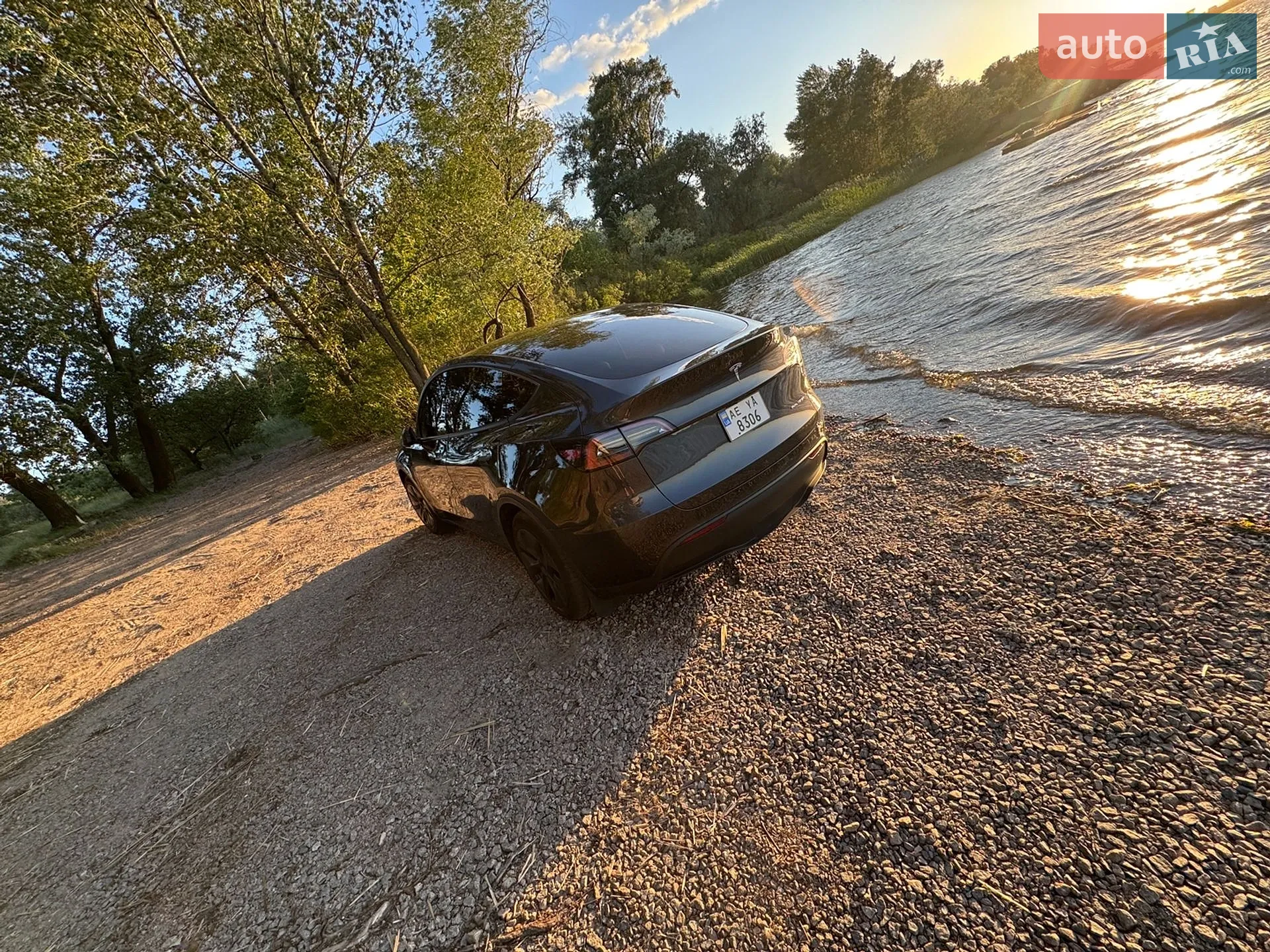 2024 Tesla Model Y - мініатюра 4