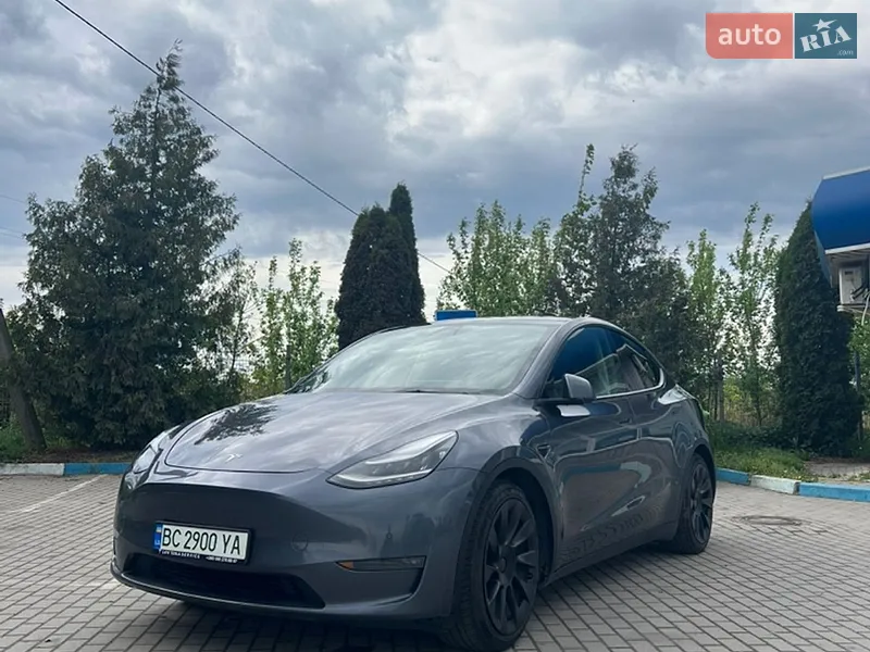 Tesla Model Y 2021
