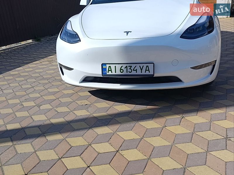 Внедорожник / Кроссовер Tesla Model Y 2025 в Переяславе