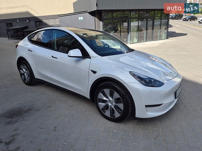 Позашляховик / Кросовер Tesla Model Y 2023 в Тернополі