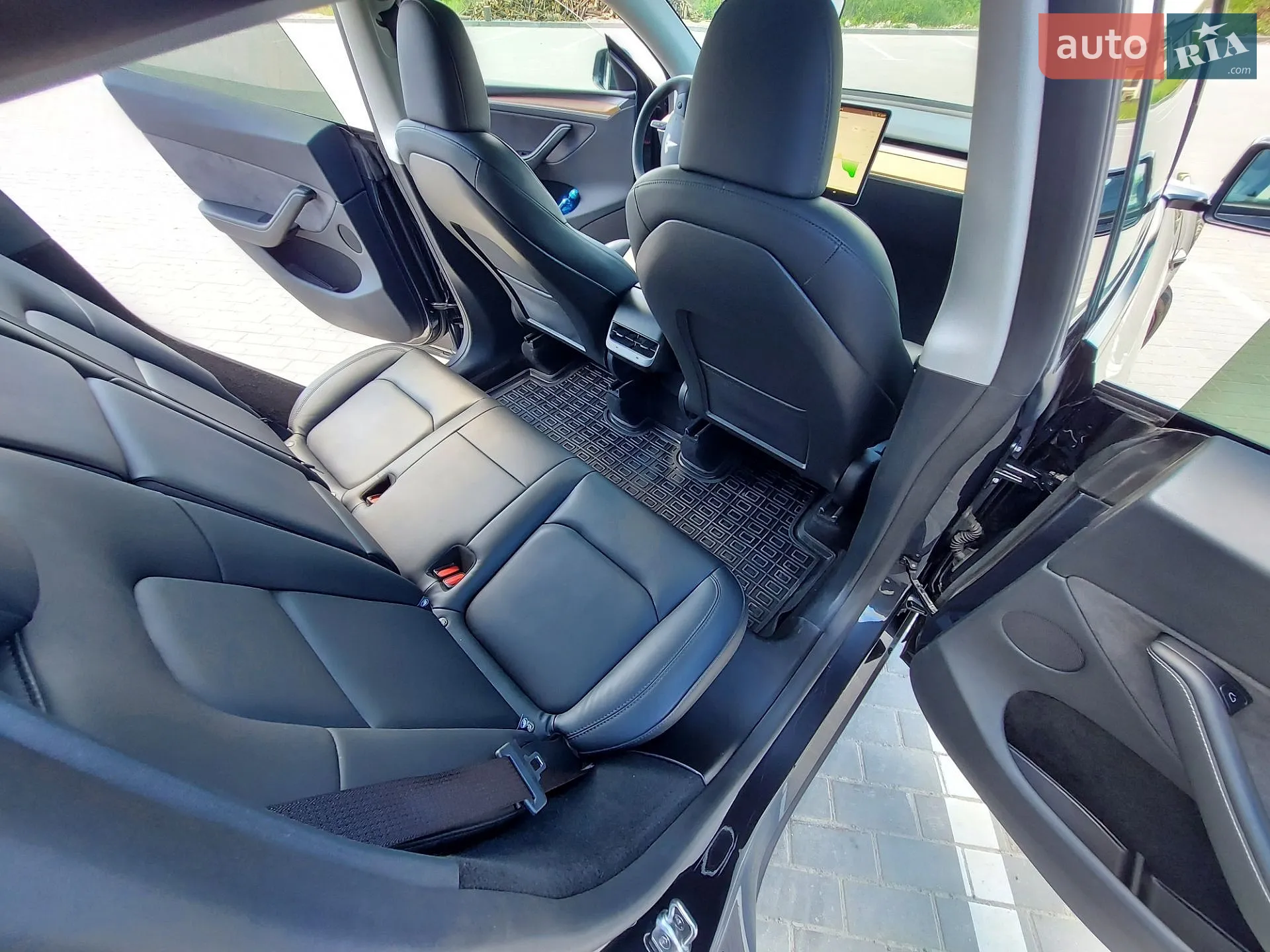 2024 Tesla Model Y - мініатюра 28