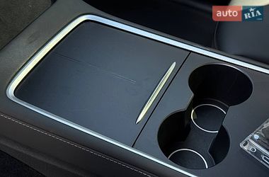 Внедорожник / Кроссовер Tesla Model Y 2023 в Ровно
