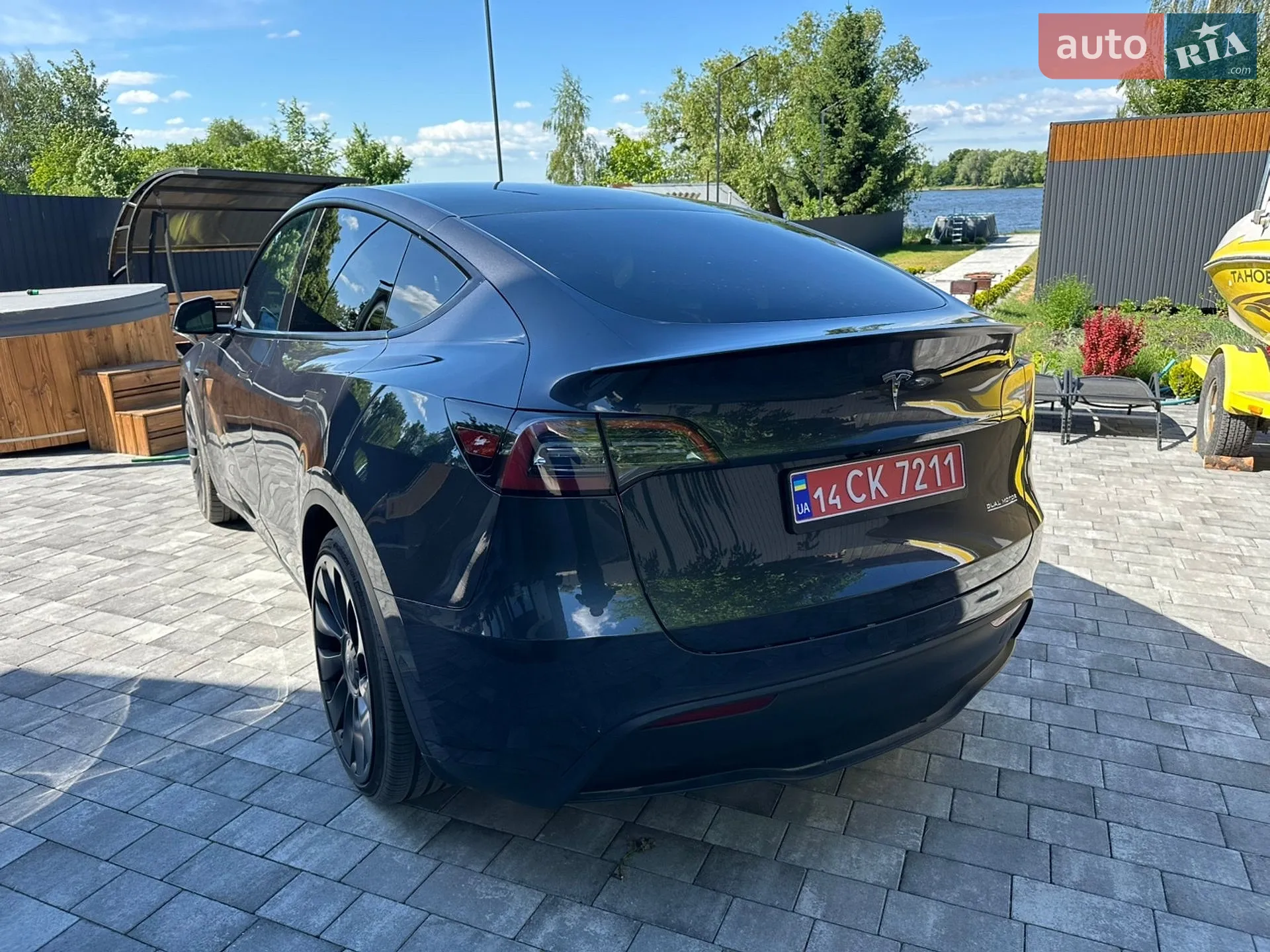 2024 Tesla Model Y - мініатюра 9