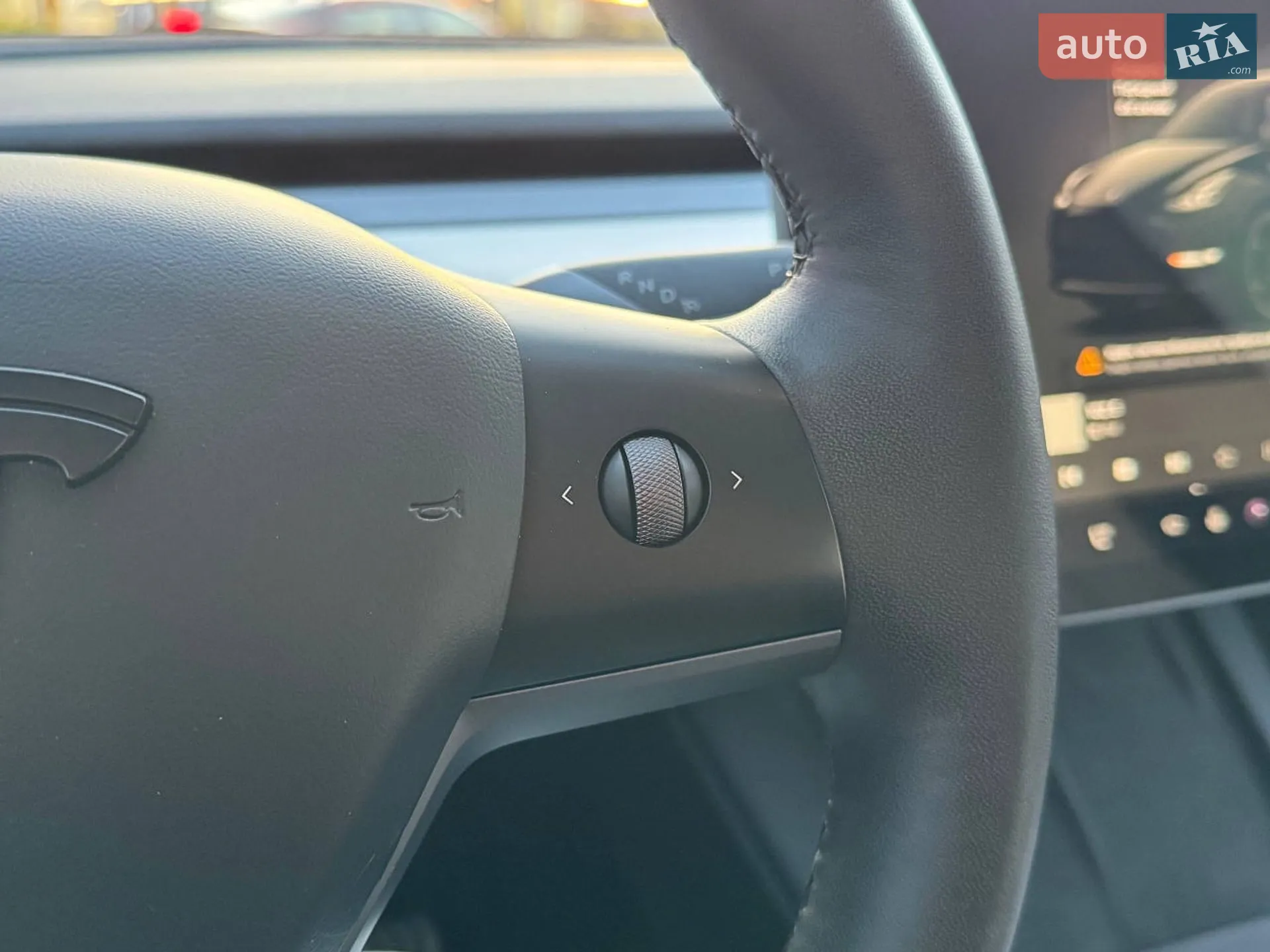 2022 Tesla Model Y - мініатюра 23