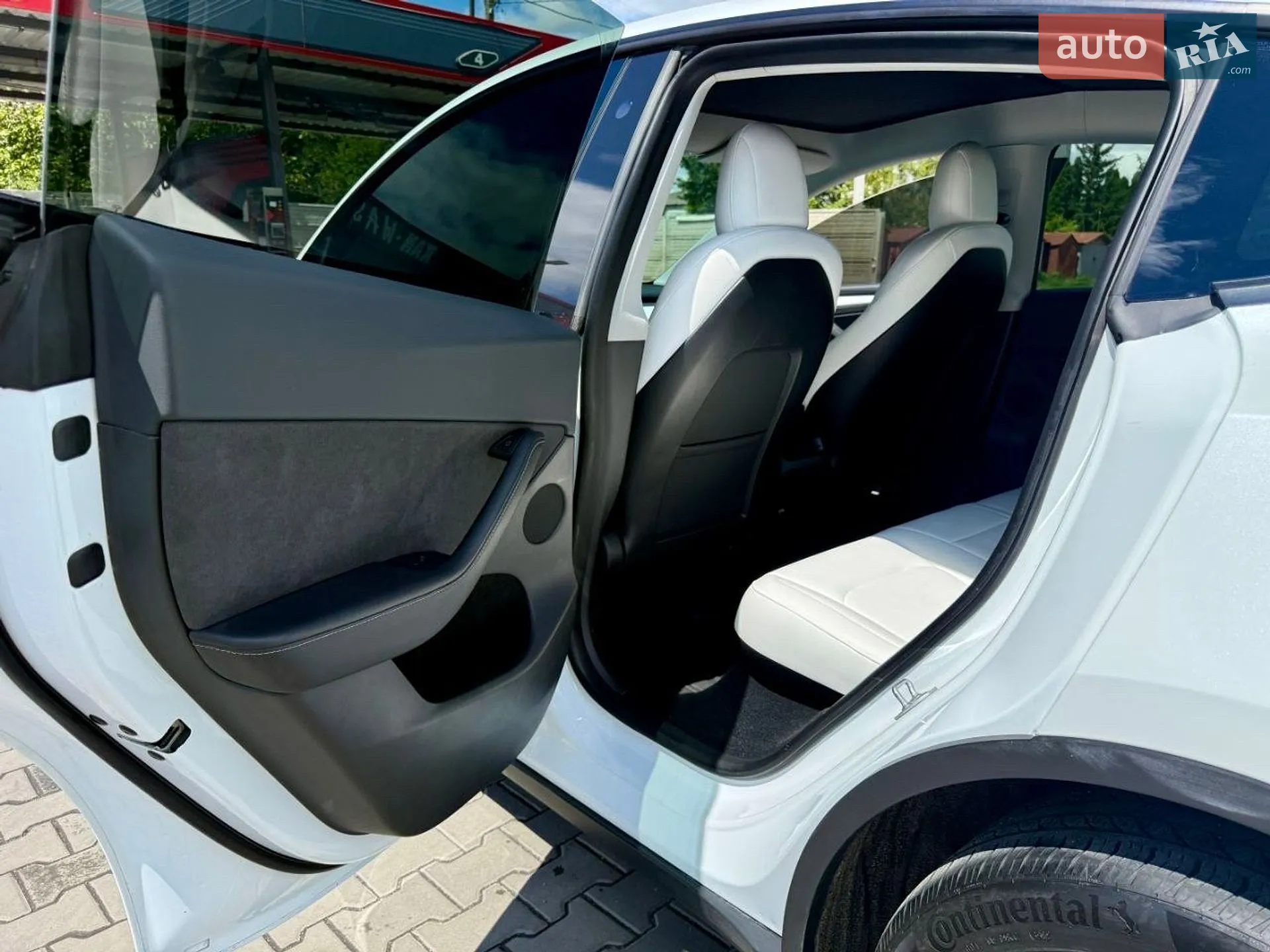 2022 Tesla Model Y - мініатюра 31
