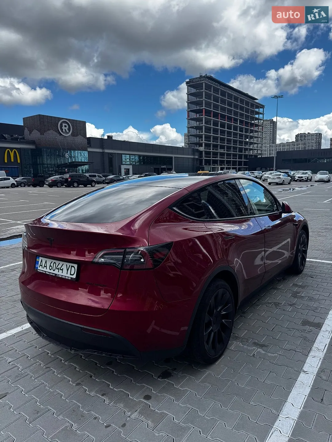 2024 Tesla Model Y - мініатюра 3
