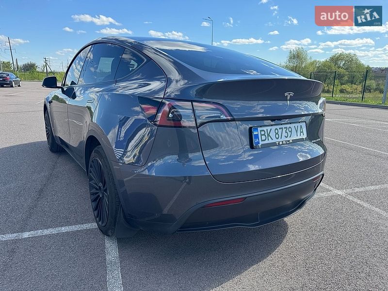 Позашляховик / Кросовер Tesla Model Y 2023 в Рівному фото 11 Позашляховик / Кросовер Tesla Model Y 2023 в Рівному