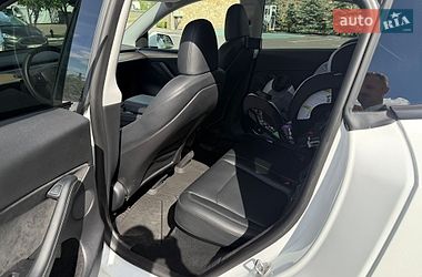 Внедорожник / Кроссовер Tesla Model Y 2023 в Ровно