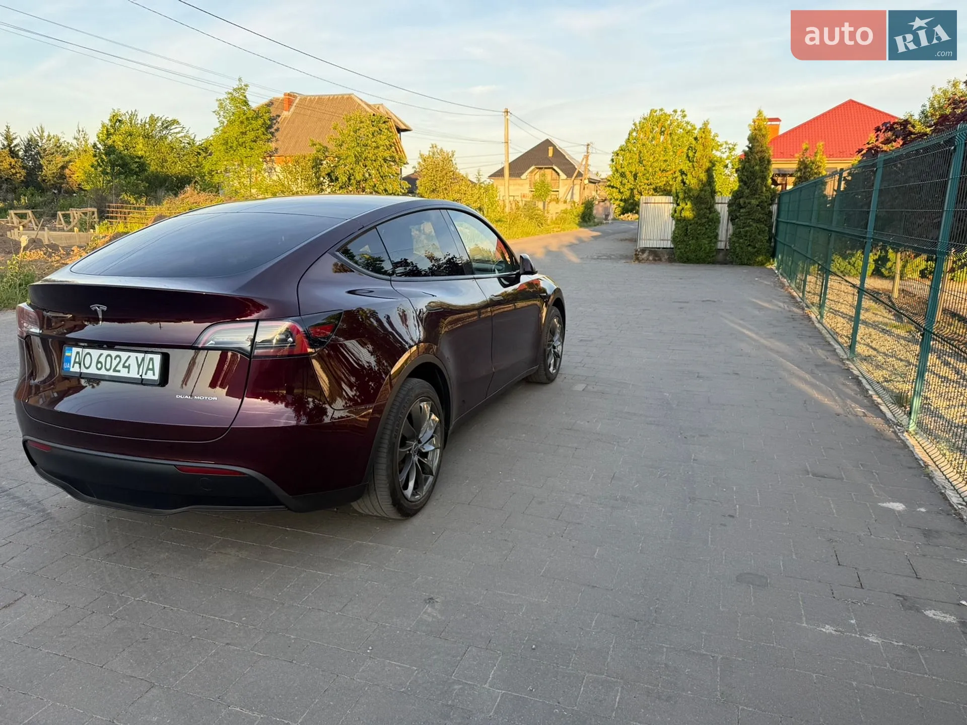 2024 Tesla Model Y - мініатюра 3