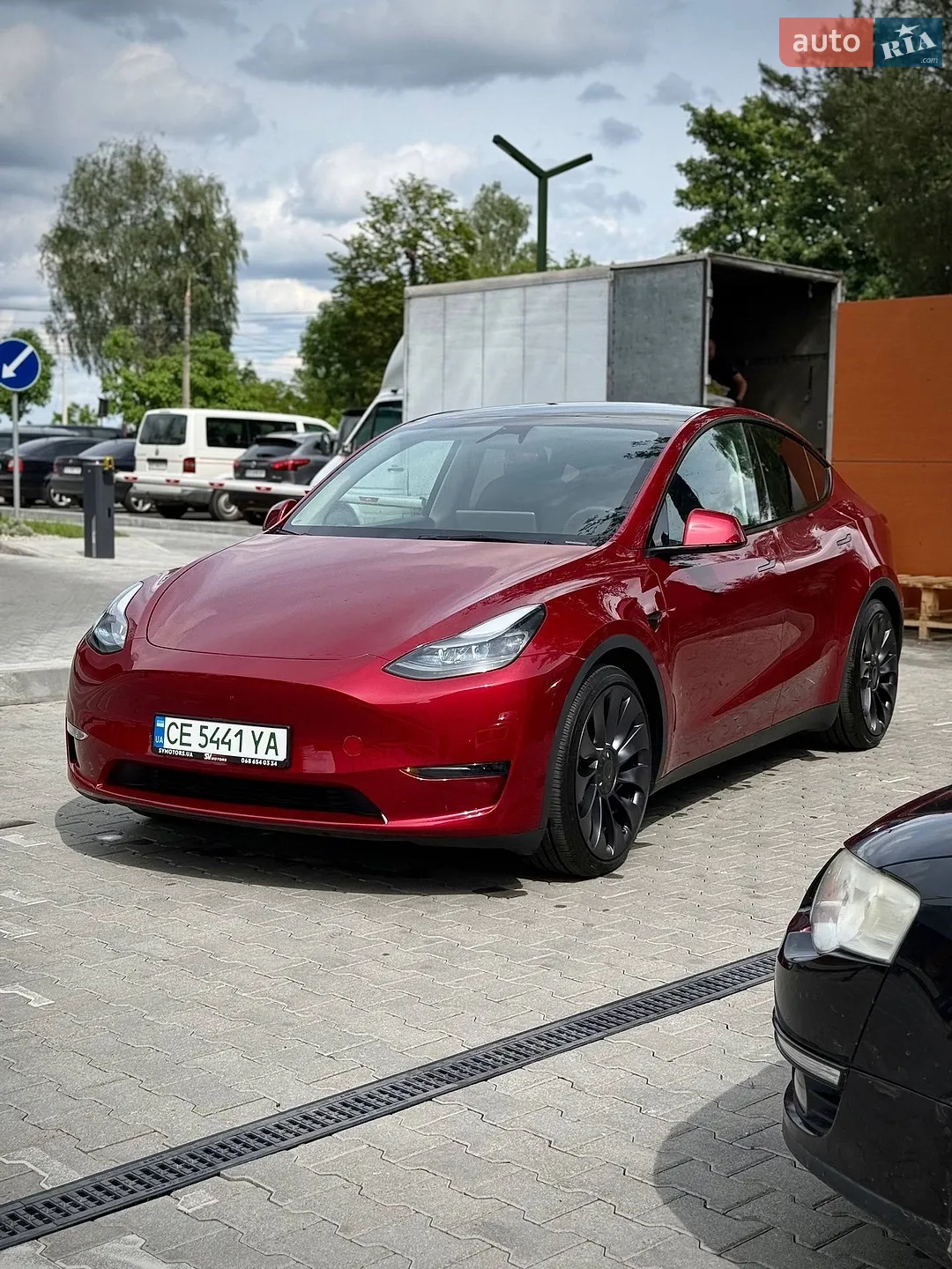 2024 Tesla Model Y - мініатюра 4