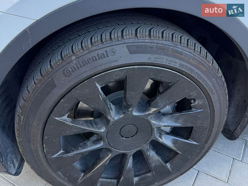 Внедорожник / Кроссовер Tesla Model Y 2021 в Рованцах