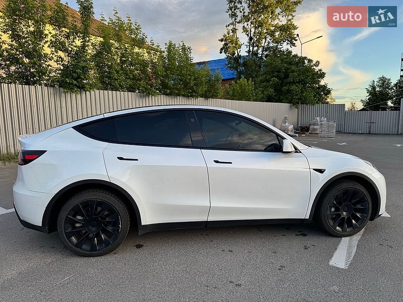 Внедорожник / Кроссовер Tesla Model Y 2023 в Харькове