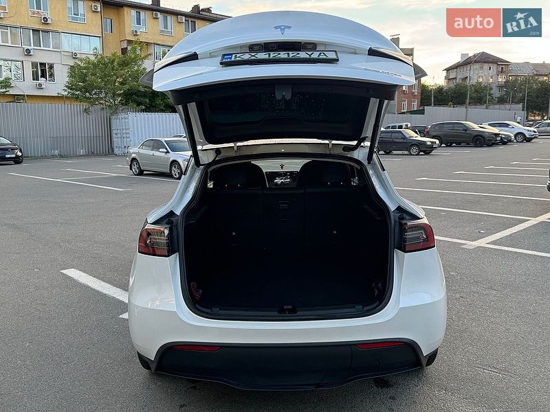 Внедорожник / Кроссовер Tesla Model Y 2023 в Харькове