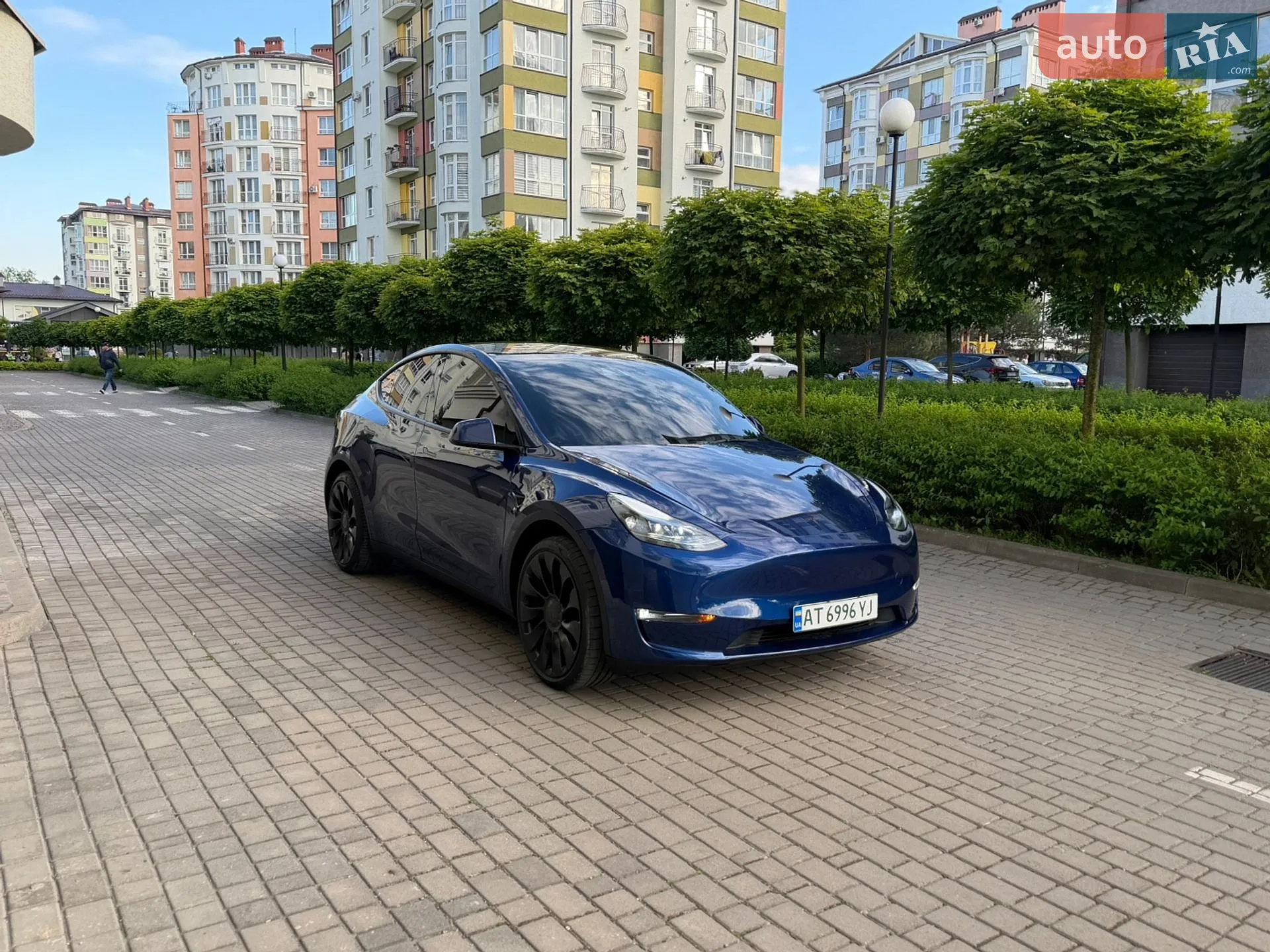 2024 Tesla Model Y - мініатюра 3