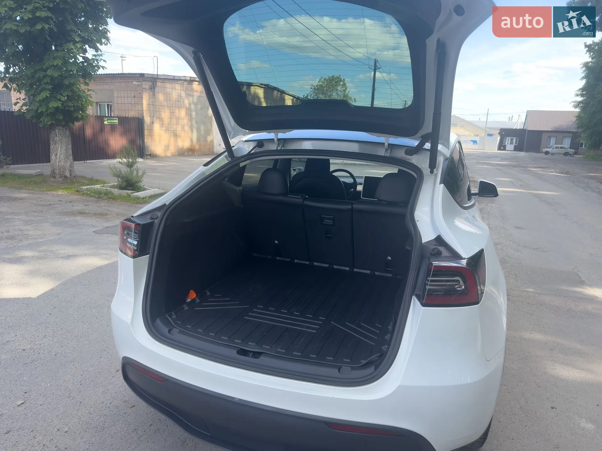 2023 Tesla Model Y - мініатюра 17