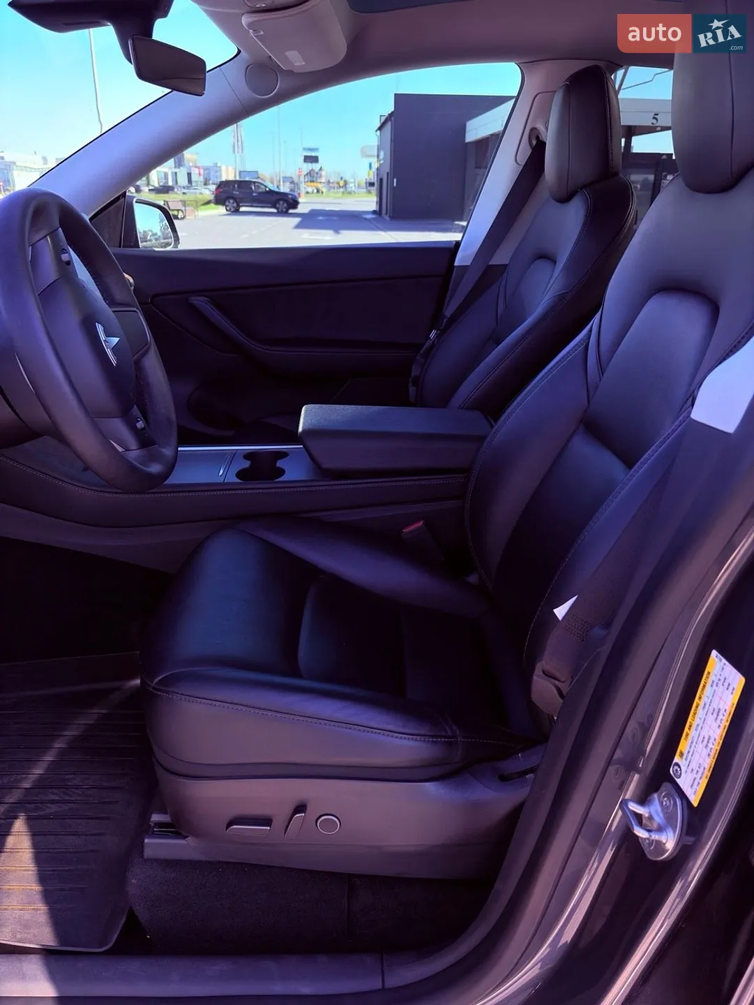 2022 Tesla Model Y - мініатюра 4