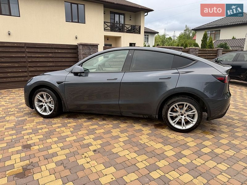 Внедорожник / Кроссовер Tesla Model Y 2023 в Киеве