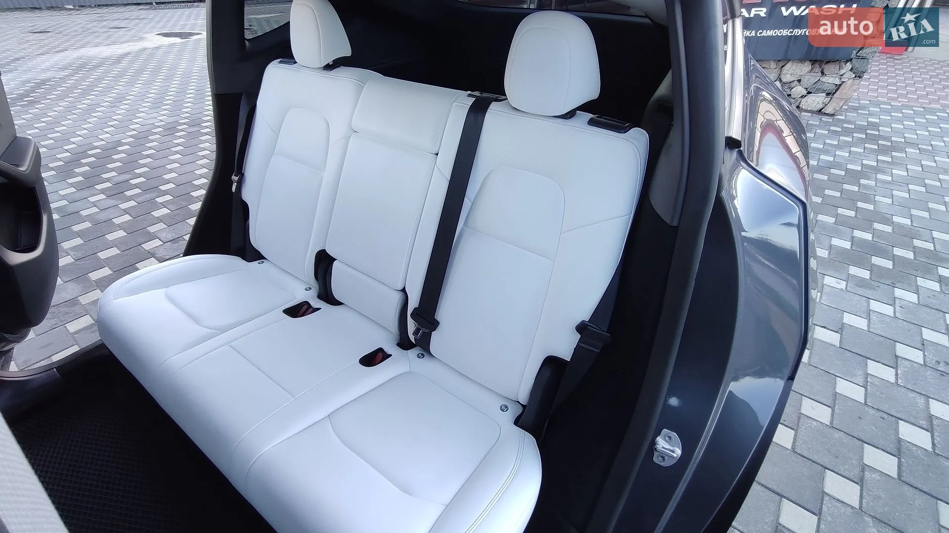 2023 Tesla Model Y - мініатюра 3