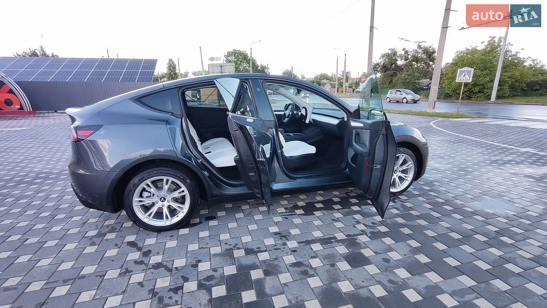 2023 Tesla Model Y - мініатюра 12
