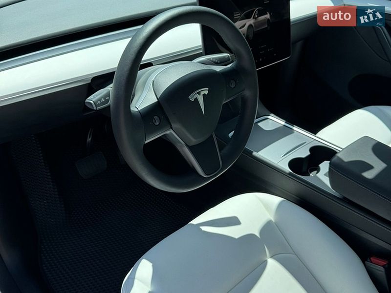 Внедорожник / Кроссовер Tesla Model Y 2024 в Днепре