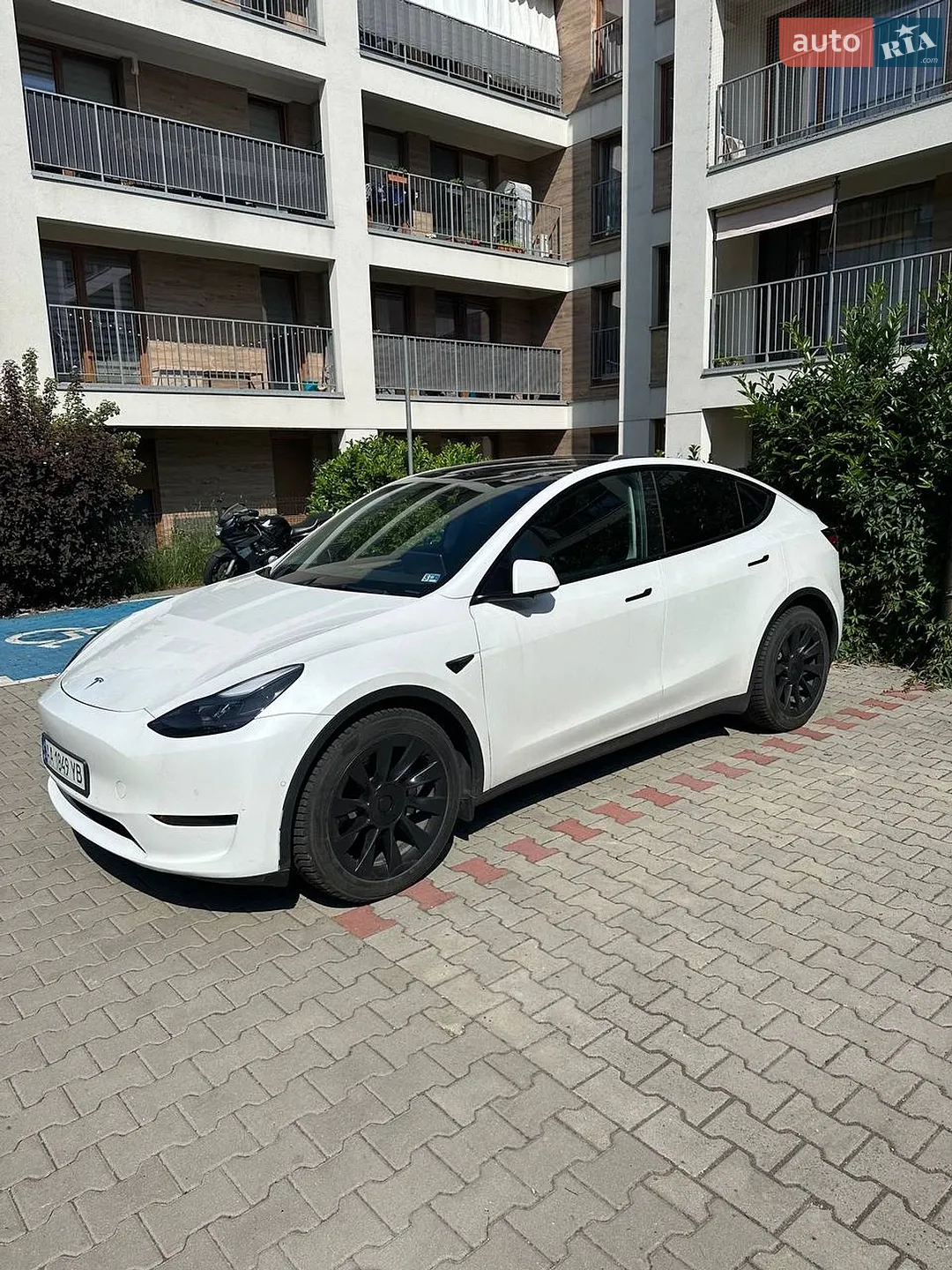 2022 Tesla Model Y - мініатюра 5