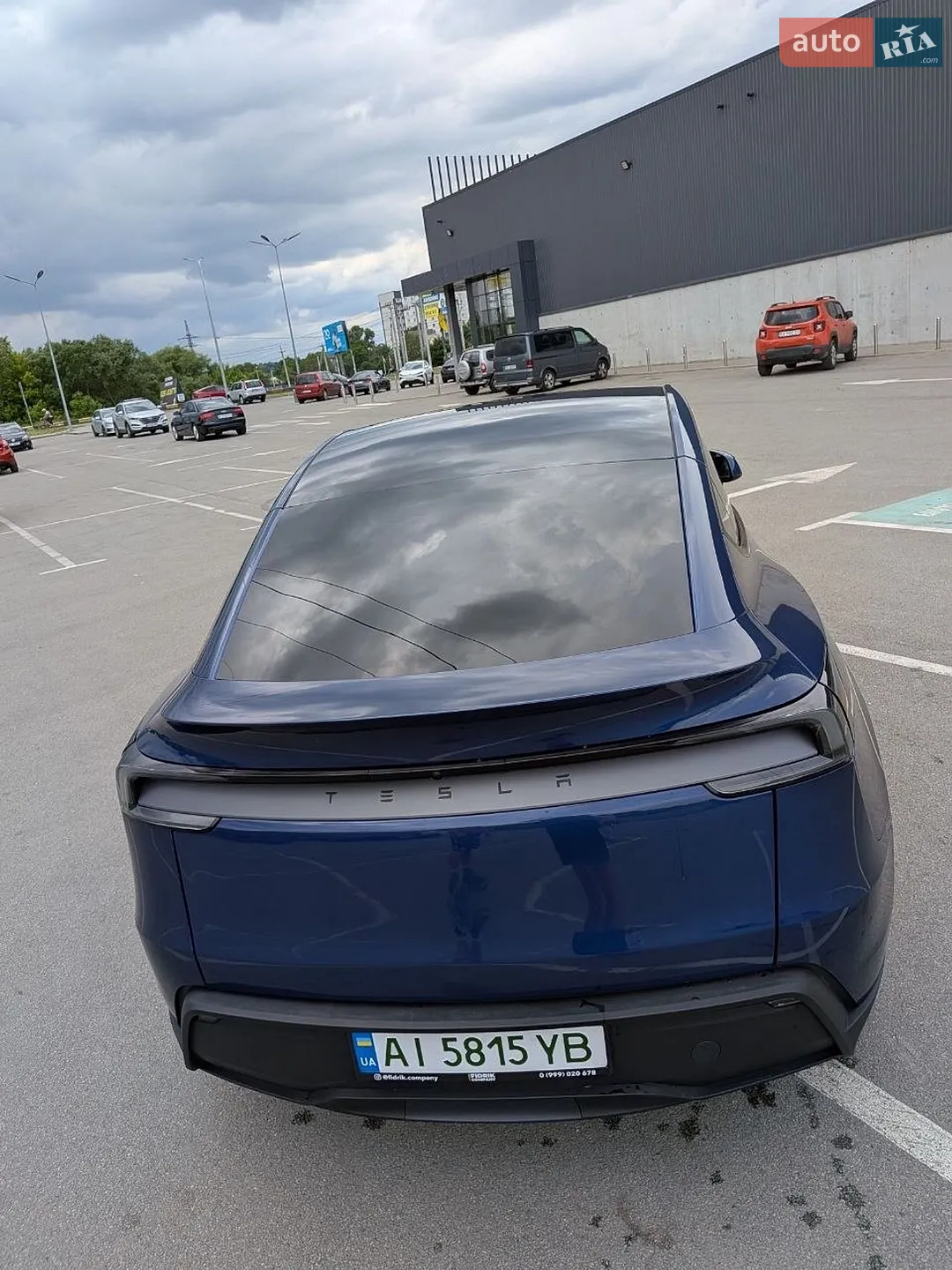 2025 Tesla Model Y - мініатюра 8