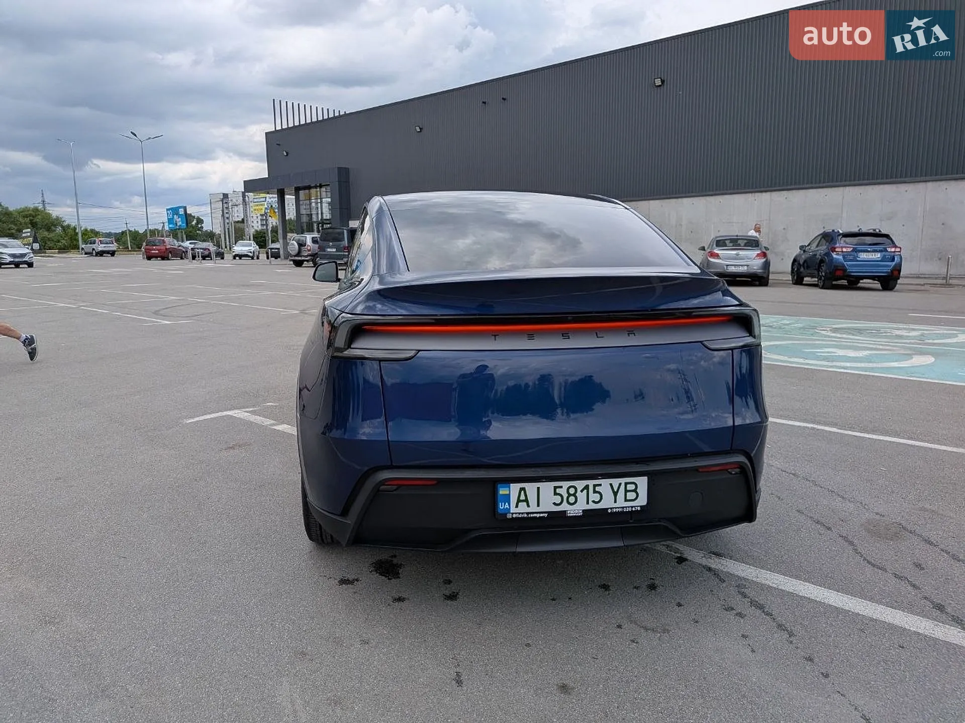 2025 Tesla Model Y - мініатюра 11