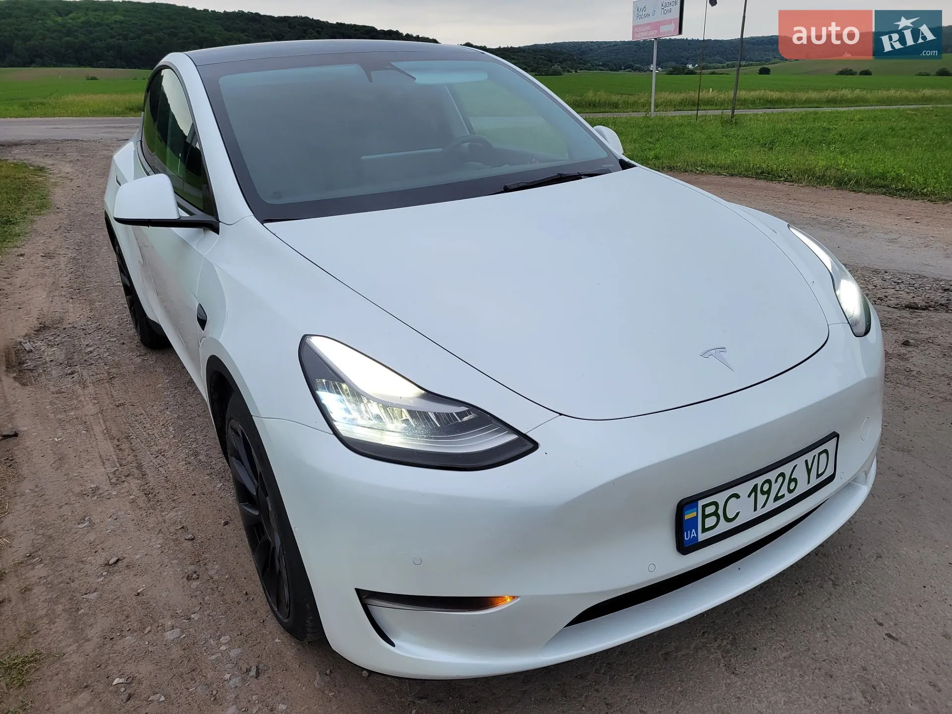 2020 Tesla Model Y - мініатюра 9